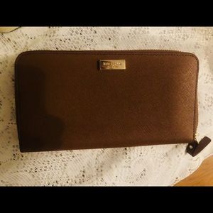 Tan Kate Spade zip around wallet brand new